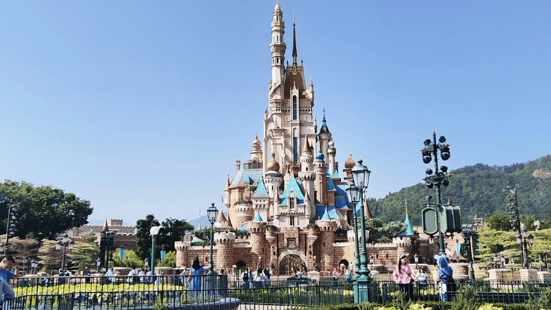 香港ディズニーランドシンボルのお城の写真